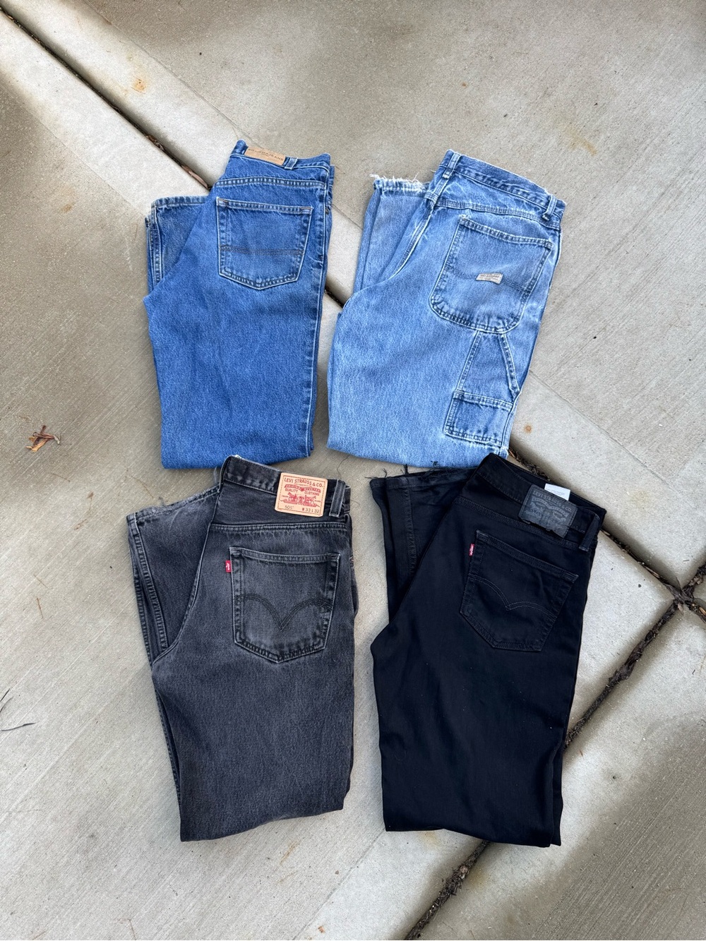 4 Pairs of Jeans Levi’s Faded Black & Black, Thrashed Carpenters, Sonoma Denim